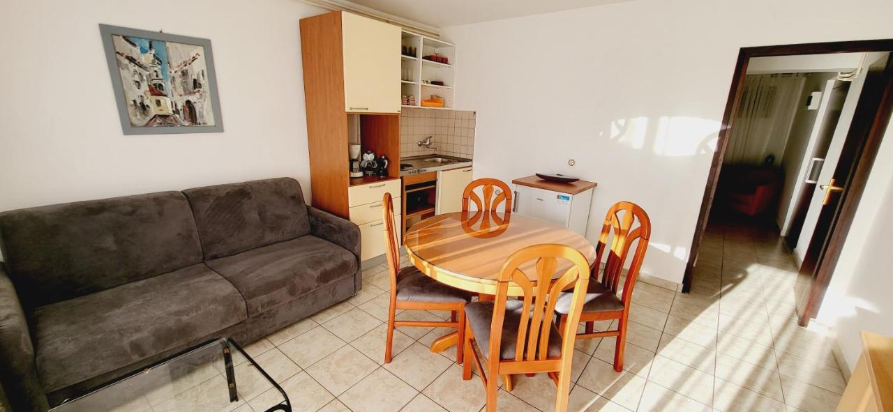 Apartments Italo By El-Pi Tours Njivice Esterno foto