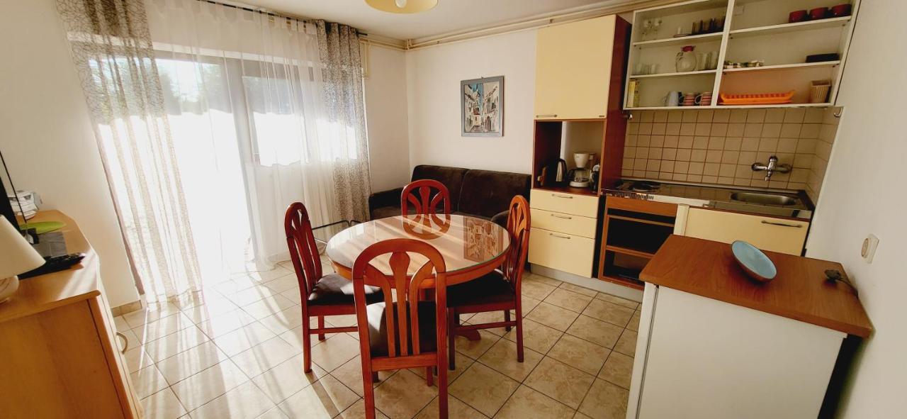 Apartments Italo By El-Pi Tours Njivice Esterno foto