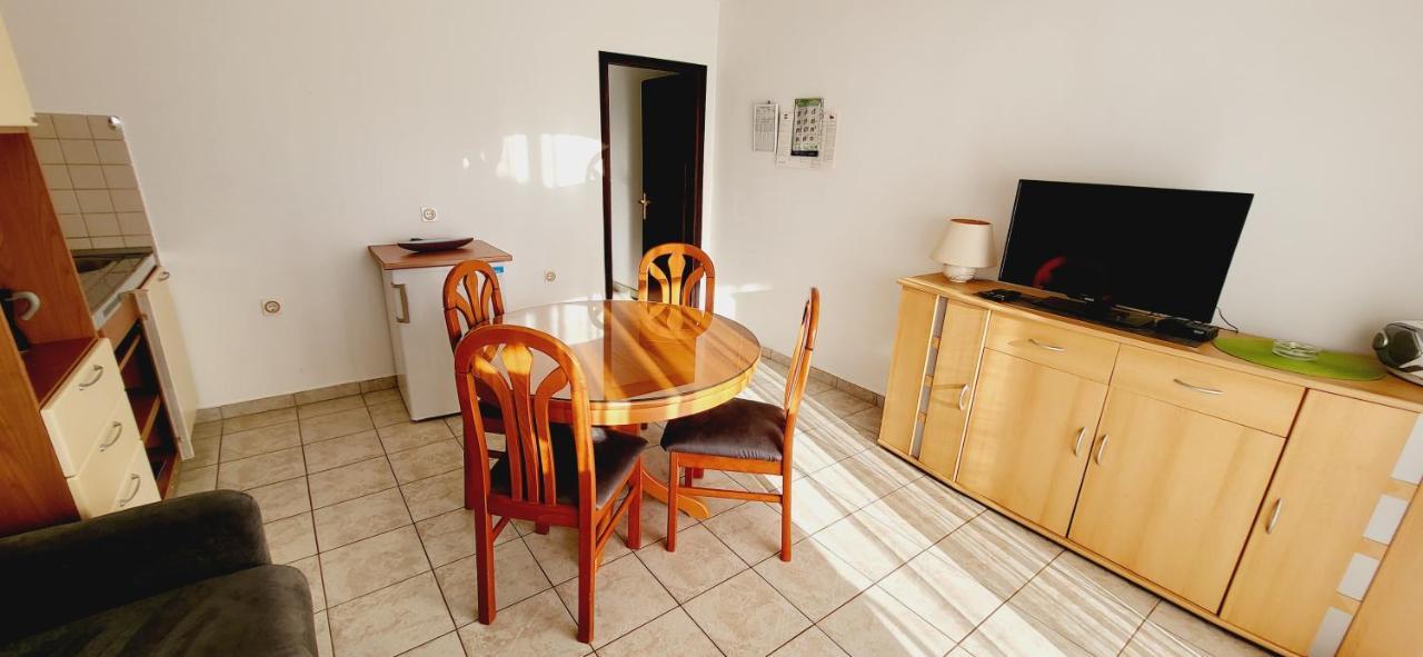 Apartments Italo By El-Pi Tours Njivice Esterno foto